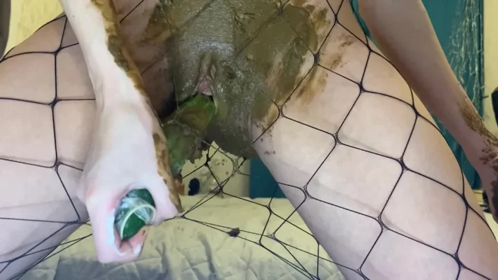p00girl – Cucumber fuck poop smear ate a dirty cucumber