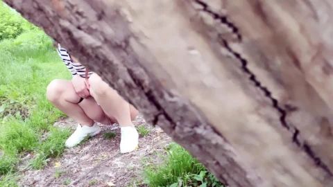 Alice Fairy – Secretly Filmed Pissing in the Woods