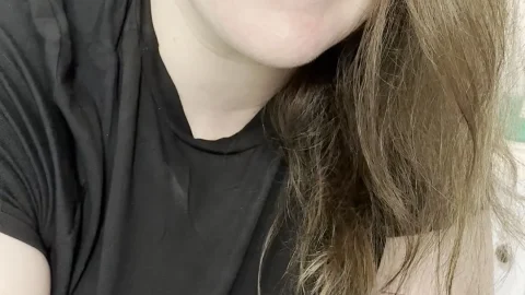 Mistress Nelly – Sneaking in on Mommy Pooping