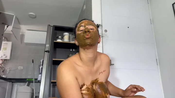 ColombianBigAss – 1080P stepsis likes to tease me putting shit in her