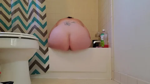 Pissing and straining QueenOfYourThrone