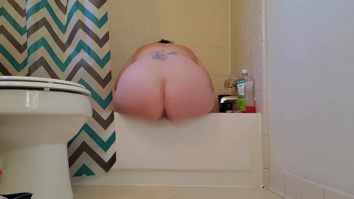 Pissing and straining QueenOfYourThrone
