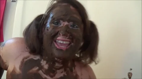 SamanthaStarfish – A Week of Shit – Pussy Stuffing and Face Smearing