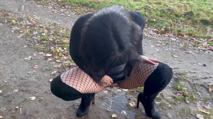 Scarlett-Kiss – Mein 1 Piss Clip und dann gleich Outdoor