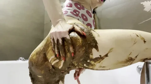 Thefartbabes – Smeared Naughty Poop