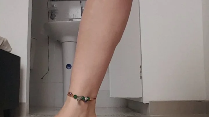 CherryPie – Poo Legs Up