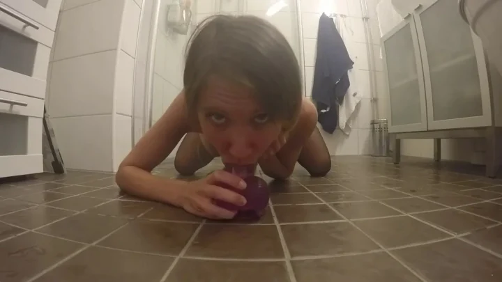 Sara And Dave – Wet and Dildoplay