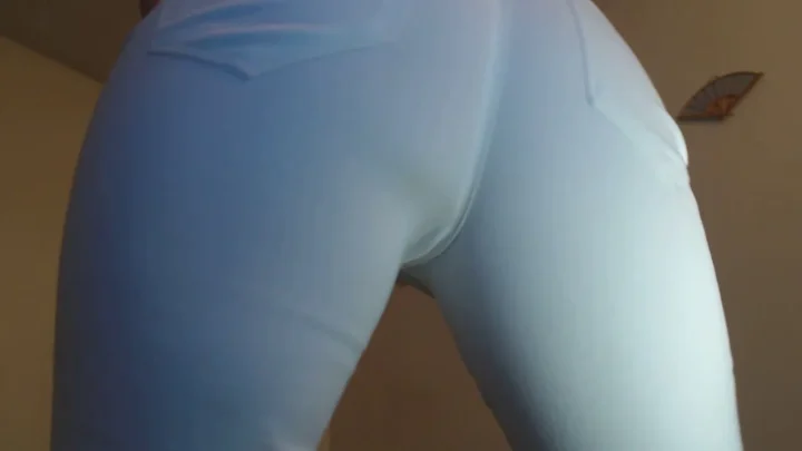 CosmicGirl – Stinky Farting in White Skinny Jeans