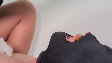 Goddess F – The Toilet