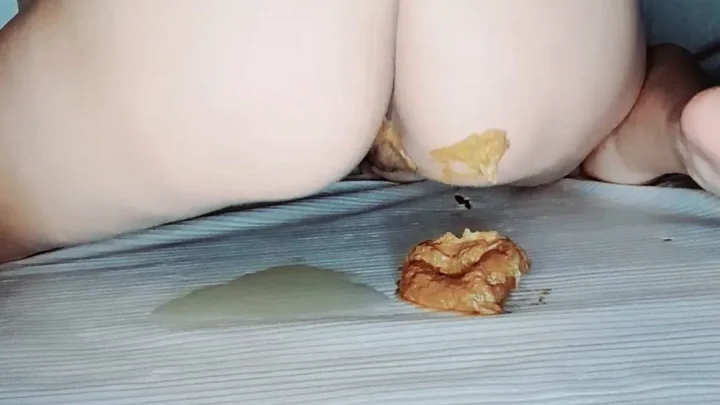 SweetKatherina – CRUSHED POOP WITH MY BIG ASS