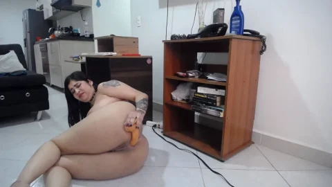 SamiScat: Write in the Box What to Drink – Horny Latina Drinks & Plays