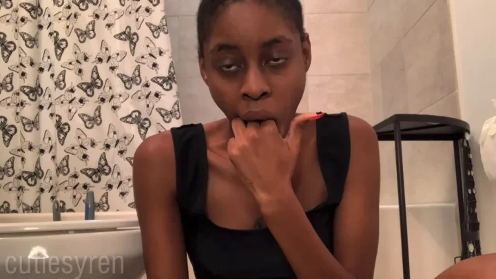 cutiesyren – Nasty Vomit and Shit Play