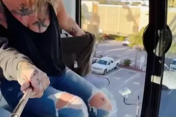 Stuck in Public and Really Had to Pee – Blonde Blowjob in Vehicle
