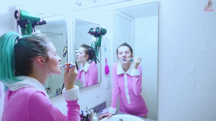 Maria Anjel – My Morning Brushing Routine