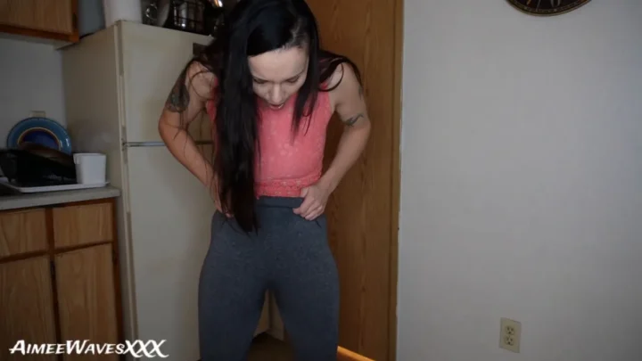 AimeeWavesXXX – I Cant Hold It In Any Longer