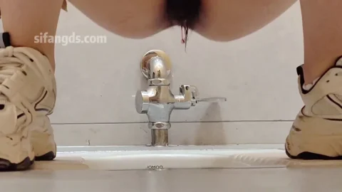 Master at Hengdian World Studios – Asian Girl Blowjob & Bathroom Fuck