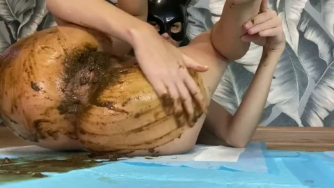 PooGirl – Diarrhea and Opening of the Anus