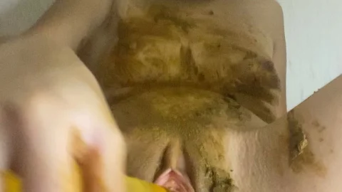 p00girl – I poop in a mask