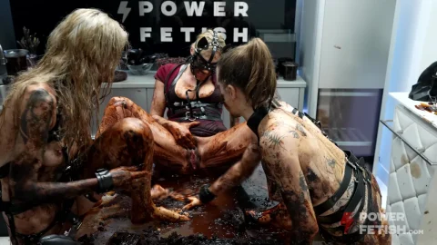 Double Foot Fisting – Sasha Anime, Eden Ivy & Brittany Bardot