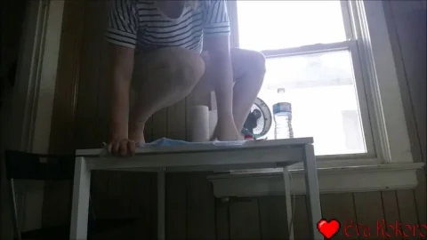 evakokoro – Desperate Pee on Kitchen Table