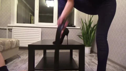 Mistress Emily – Smelly Diarrhea in Mouth