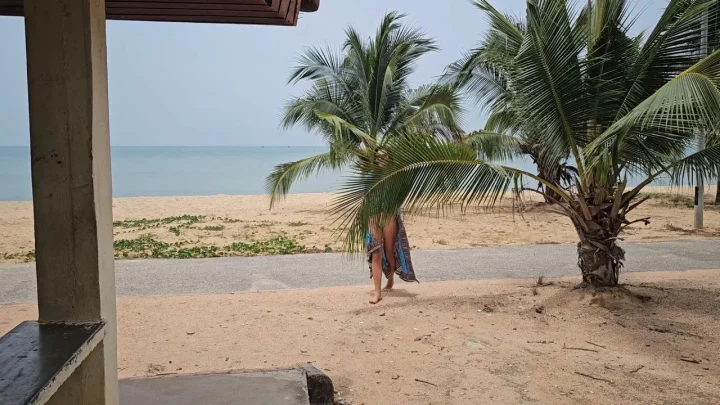 Public Beach goes into NUDIST Beach – Risky Pee and Totaly nude