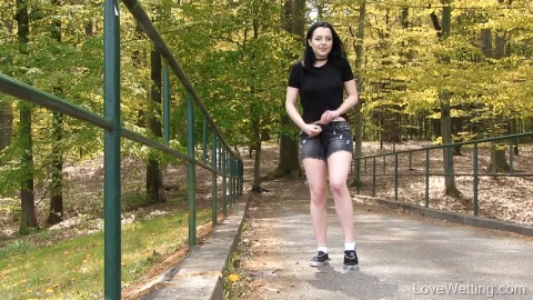 Quinn Lindemann – Outdoor Park Fuck on Green Railing