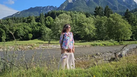 Hairy Pussy PUBLIC Close Up PEE in Swiss Alps