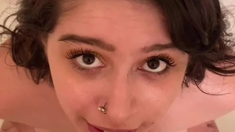 Mona Flowers – Piss Jar and Golden Shower