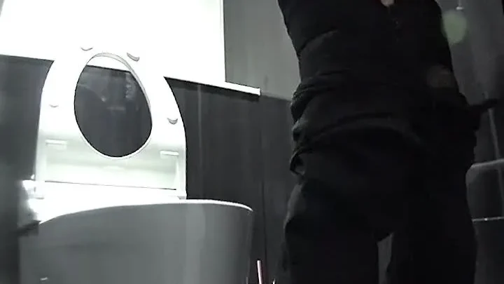 Toilet Voyeur 11