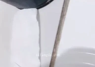 Hilarious female livestreamer 4