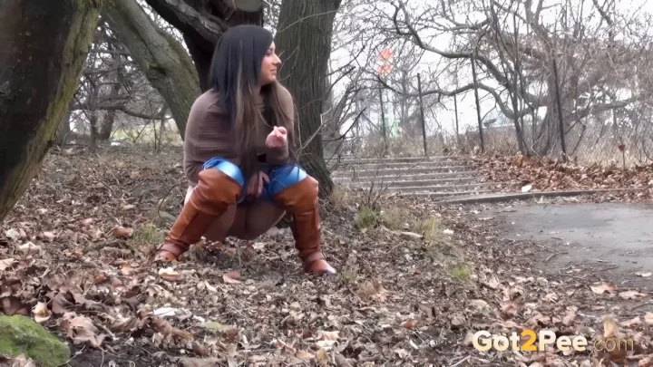 Caught Pants Down – Asian Girl Outdoor Park Squat