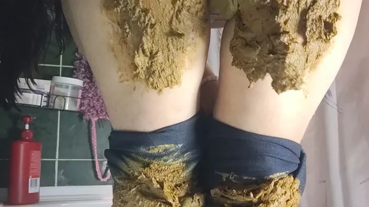 PooGirl – Poo in Skinny Jeans and Panties