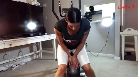 LadyX – Accident on the Elliptical