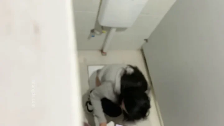 Two college juniors were photographed