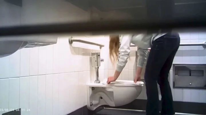 Hot Girls On Student Toilet 11