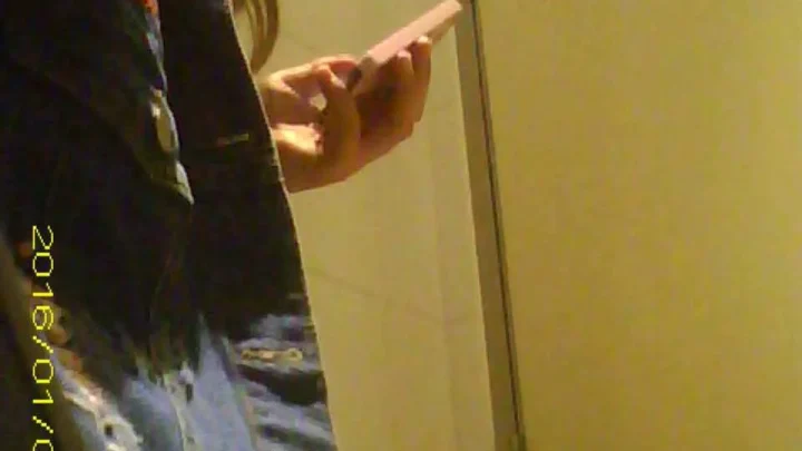 Student Restroom 89: Blonde Gets Sucked in Shower