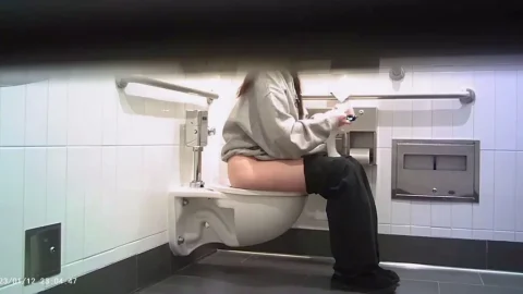 Hot Girls On Student Toilet 14