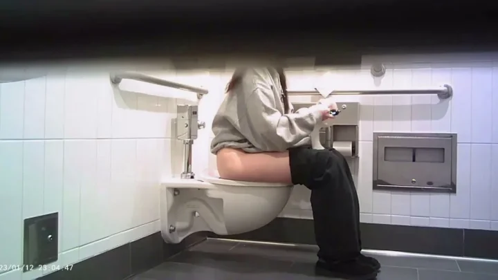 Hot Girls On Student Toilet 14