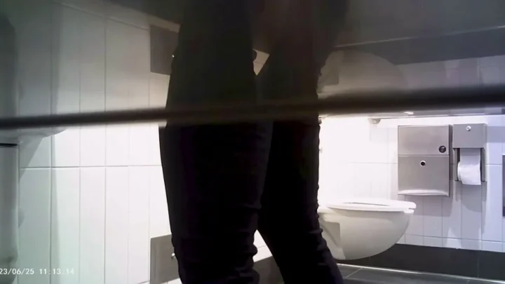 Hot Girls On Student Toilet 2