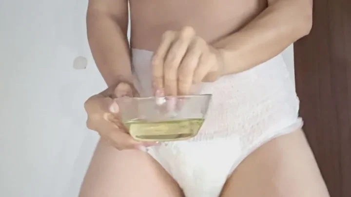 Amy Dirty: Diapers Loaded, Oiled Body Slipping