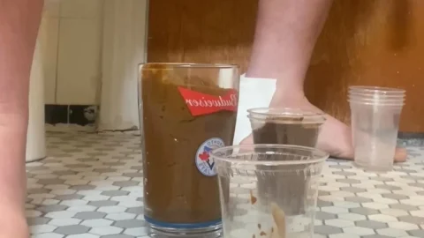 Phattiepheeder – PAWG Unloads 4 Cups of Hot Chocolate