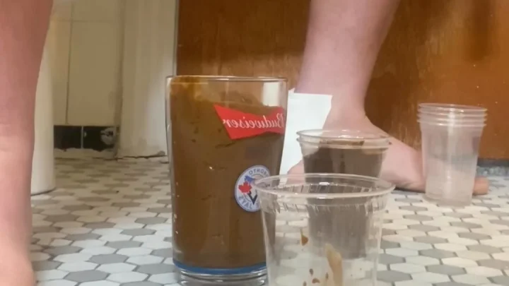 Phattiepheeder – PAWG Unloads 4 Cups of Hot Chocolate