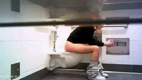 Hot Girls On Student Toilet 4: Creep Cam in the Stall