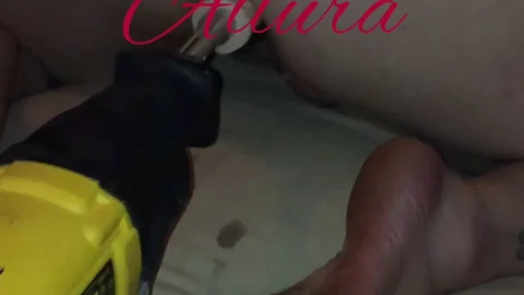 Allura – Homemade Fuck Machine: Curvy White Girl Anal Saw