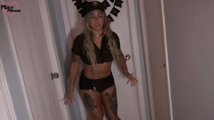 Halloween Party Pee – Male-Like Female 20s & 20s