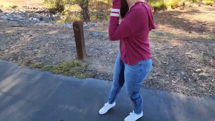 XXSmiley – Your Date Pees Herself In Public